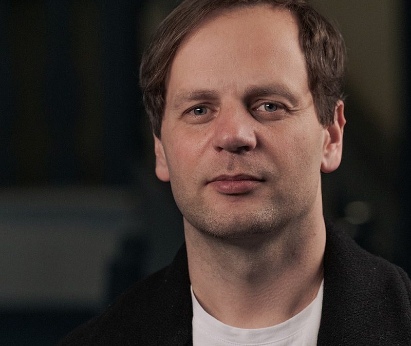 „Hand aufs Herz“ von Jan Simowitsch I Buchtipp