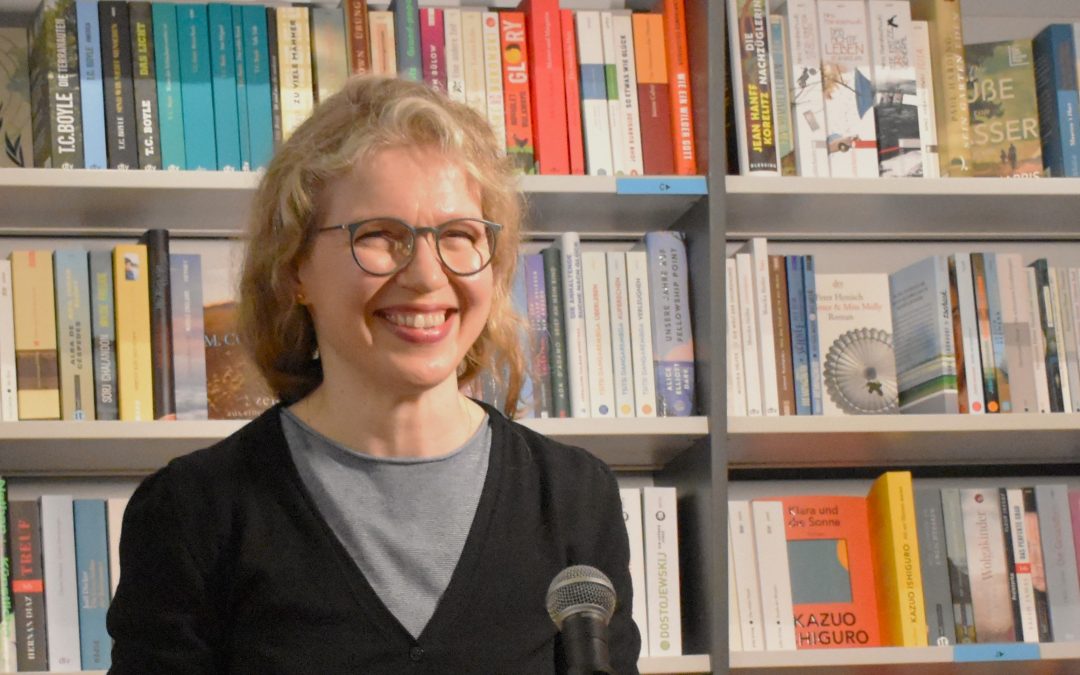 Martina Behm las „Hier draussen“