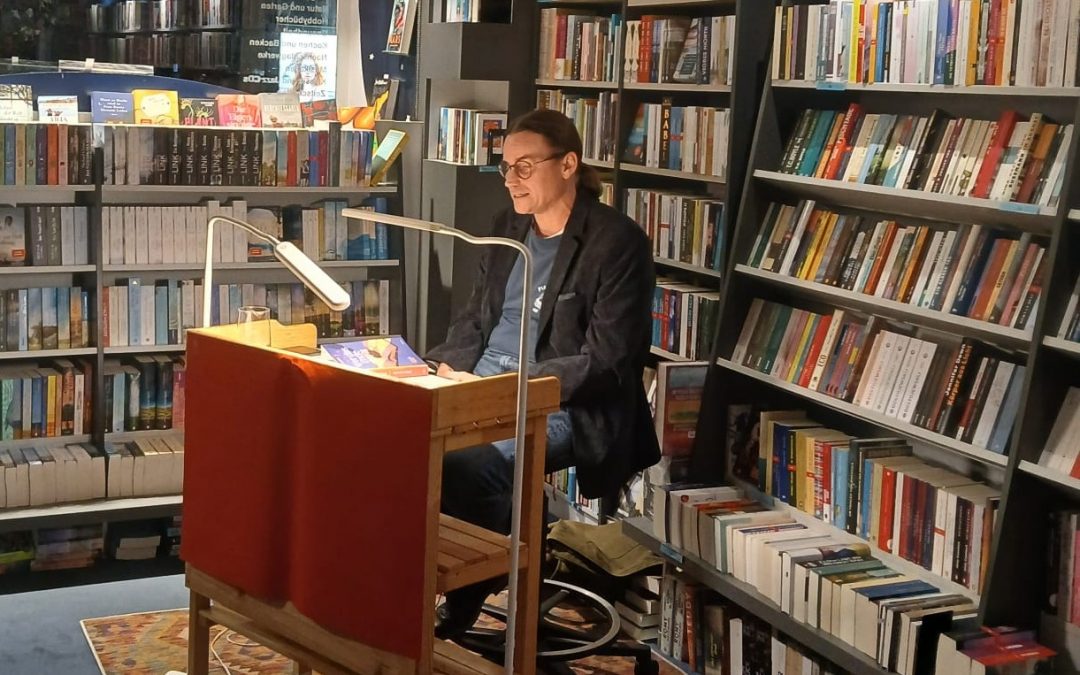 Tobias Sommer las „Wer das Ende verrät“