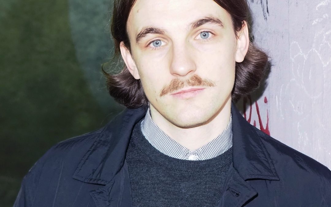 Heute Abend: Kaleb Erdmann liest „Die Ausweichschule“